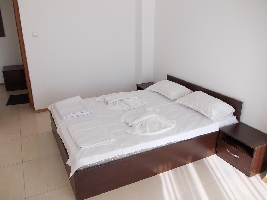 Grand Kamelia Apartment Slântsjev Brjag Rom bilde